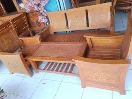 Satu set kursi tamu jati
