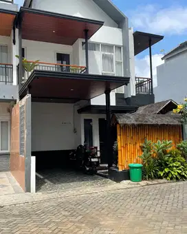 PESONA MATA VILLA DILENGKAPI DENGAN SWIMMING POOL HARGA 700 JUTAAN