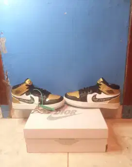 Jual cepat murah sepatu baru air jordan dior ori.