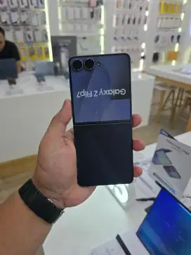 PRE ORDER Z FLIP7