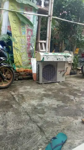MEMBELI AC BEKAS