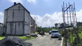 Villa Cantik Batu Free Furnished Dekat Alun-Alun Kota Wisata Batu