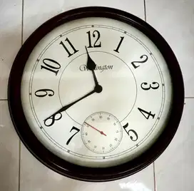 Jam Dinding Wellington