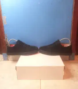 Jual cepat murah sepatu loafers christian louboutin louis spikes ori.