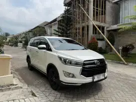 Toyota Innova Venturer Diesel Matic 2017