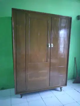 Dijual cepat lemari 2 pintu kayu jati