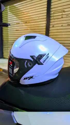 Helm jpx nova white