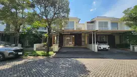 Tinggal bawa koper !! SIAP HUNI Rumah disewakan di Royal Residence !!