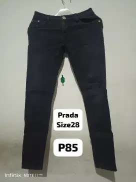 Preloved prada 28