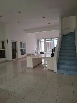 Dijual Rumah Nol Jalan Raya Manyar Kertoadi 2 Lantai Siap Huni