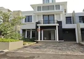 Sewa Rumah 2Lt.Cosmo Park Thamrin City–Nyaman Luas&Private Tengah Kota