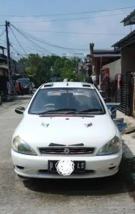 KIA Rio Tahun 2005 Warna Putih 1.5cc