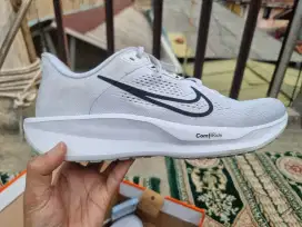 Sepatu Nike Quest 6