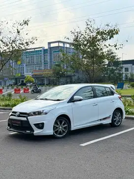 Low km Toyota Yaris S Manual 2014