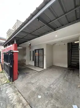 DISEWAKAN RUMAH 5 KAMAR SIAP HUNI TERAWAT DI DURI KEPA KEBON JERUK