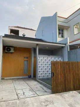Rumah CANTIK BANGUNAN BARU Luas 90 Duta Harapan Dekat Summarecon