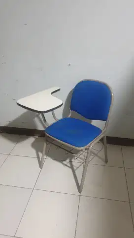 Kursi Pelajar Rangka Besi