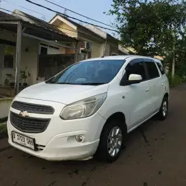 Chevrolet spin 2013 bensin 1.2 LT mobil keluarga