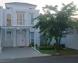 Dijual Rumah Mewah Minimalis di Cluster Alicante, Gading Serpong