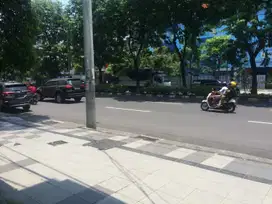 Jual lokasi startegis pusat perdagangan ruko jl Raya Tembaan hdp jalan
