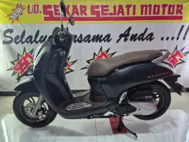 H new scoopy Prestige km 10.000