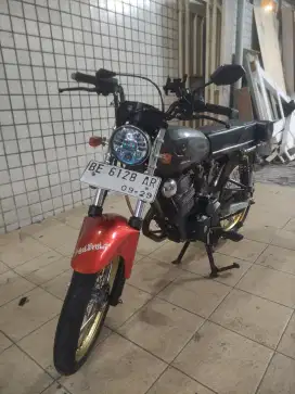Honda Cb100 full tirev