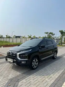 PJK PJG TERAWAT LIKE NEW ! Mitsubishi Xpander 1.5 CROSS AT 2023 Hitam