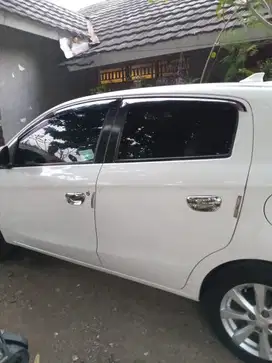 Mitsubishi Mirage 2014 Putih jual santai