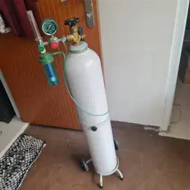 BIOMEDIX Oxygen Cylinder Kit with Regulator & Trolley (Nego)
