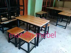Meja plus kursi redy