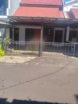 Disewakan Rumah Lokasi Strategis Nyaman Aman Antapani Kota Bandung