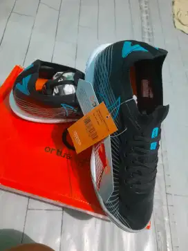 Di jual Sepatu futsal ortuseg