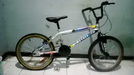Dijual sepeda BMX merek WIMCYCLE UK 20