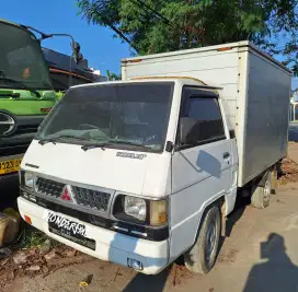 Mitsubishi L300 Box Alm  White Diesel euro2 Bio Solar  ban bagus