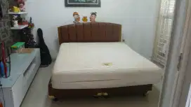 Tempat tidur merek HI-Q