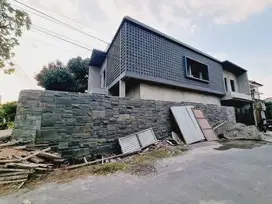 Rumah Baru 2Lt Tahap Finishing Ada Kolam Renang di Sumber