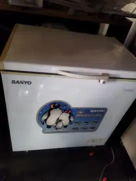 Freezer Box Sanyo 200L Eks Cafe Murah