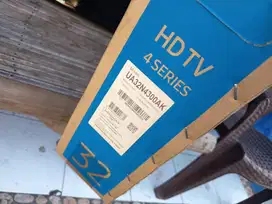 Smart tv samsung 32 inchi mulus
