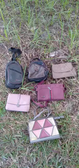 Di jual semua macam tas dan sepatu murah aja bisa satuan dan borongan