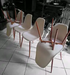 Meja kursi cafe putih