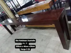 Meja Konsul Eks Kedutaan
