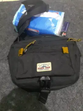 Tas slempang eiger original