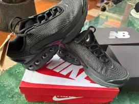 Sepatu Nike air max DN