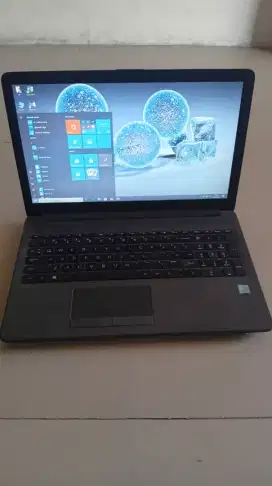 LAptop Intel CORE I7 gen8h SSD 256 GB RAM 8gb slim