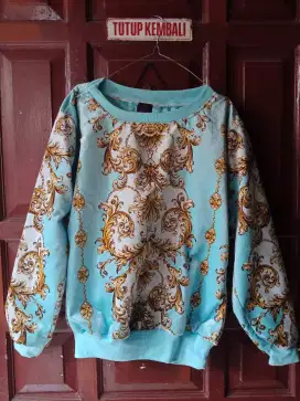 Preloved sweater motif batik