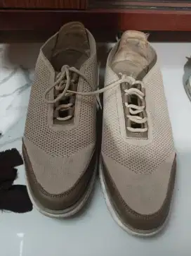 Sepatu crocodile bekas