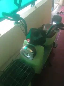 Sepeda listrik uwinfly d70