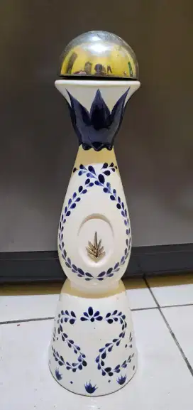 Botol Azul cocok buat koleksi / hiasan / vas bunga. Murah aja..