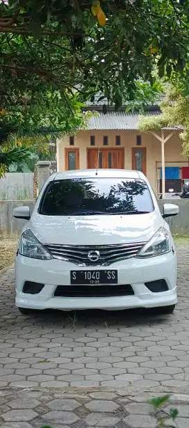 Grand Livina SV 2015 km 66 rb tangan pertama