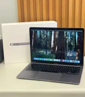 Macbook Air M1 8/256GB iBox
